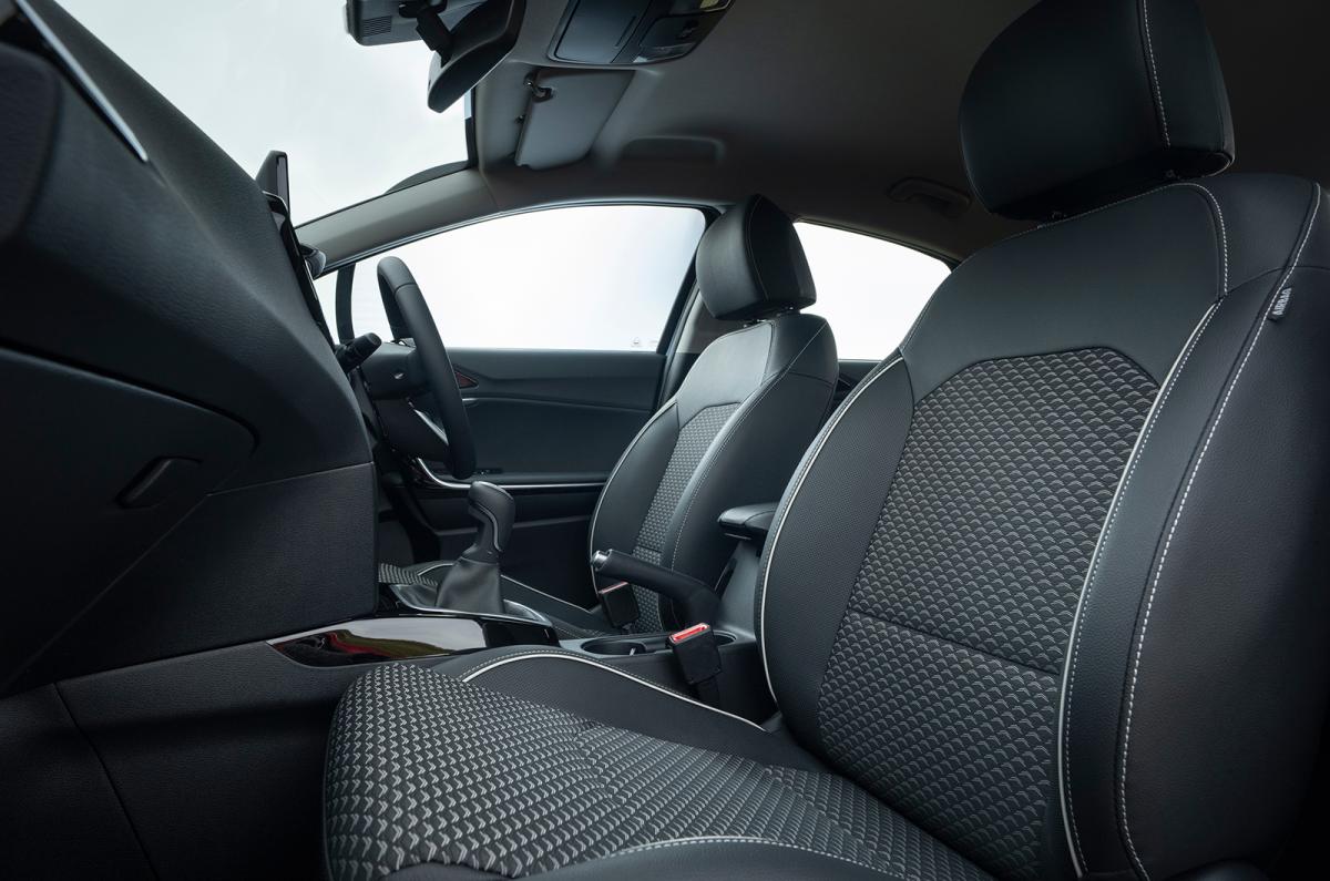 Kia XCeed front seats
