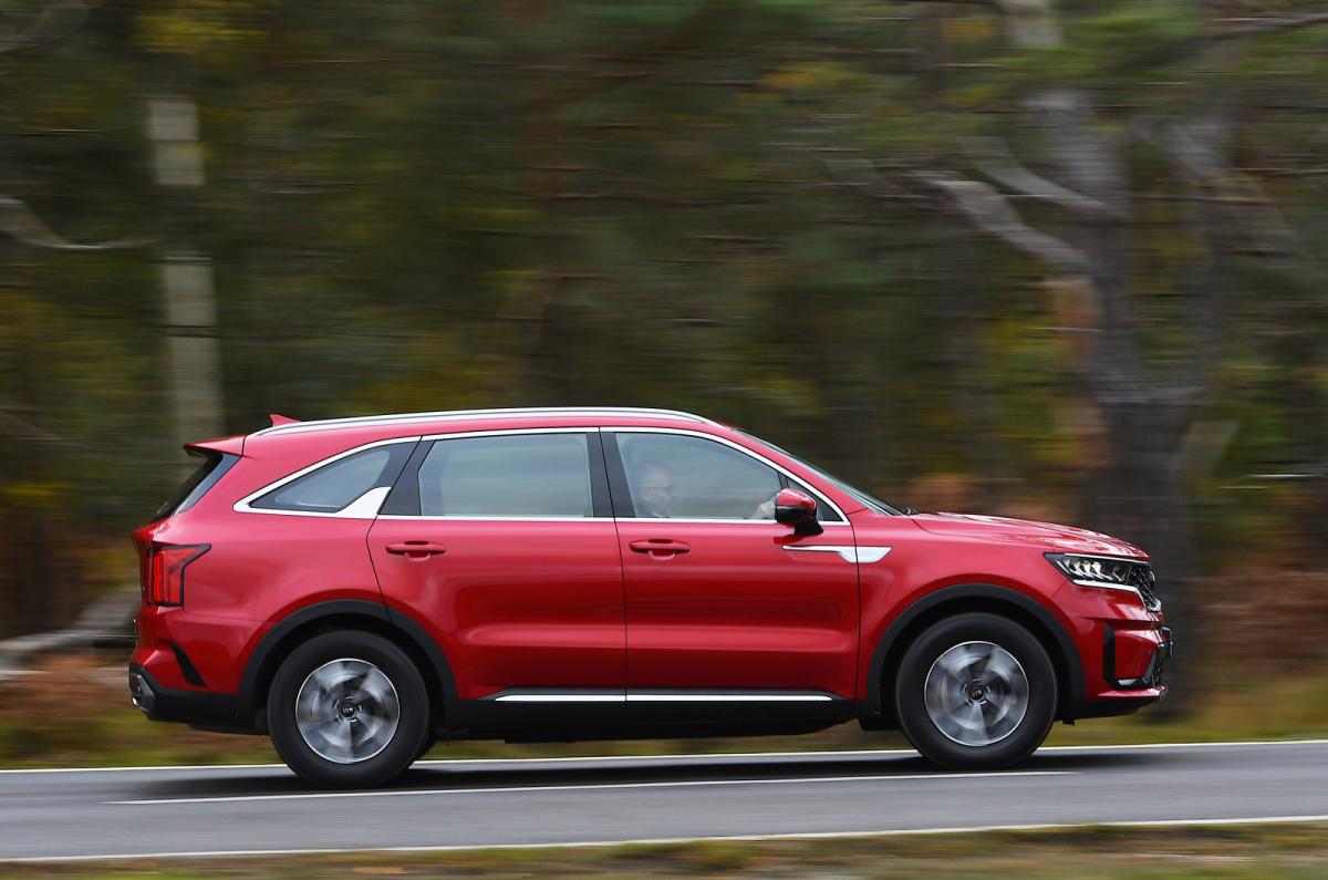 Used Kia Sorento 2020-present side
