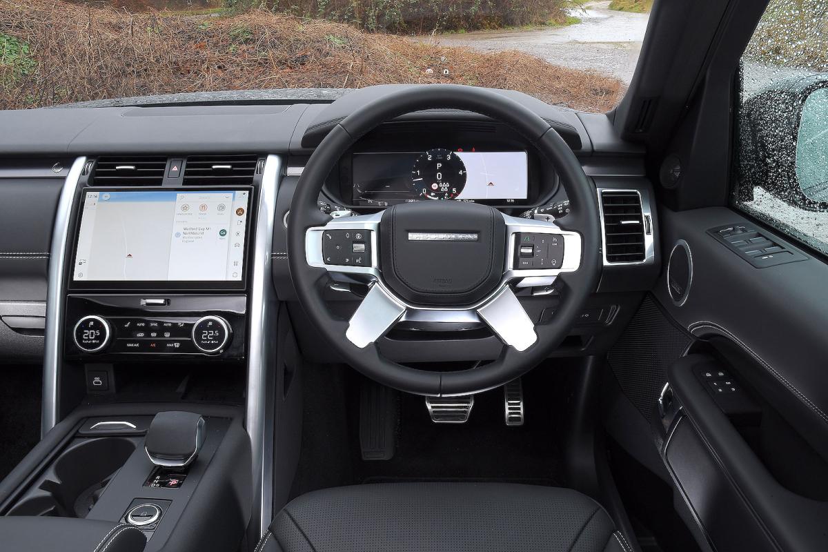 Land Rover Discovery dashboard