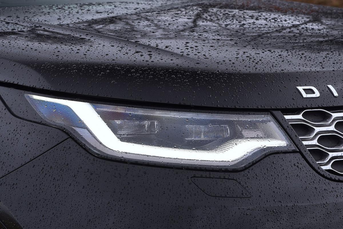 Land Rover Discovery headlights