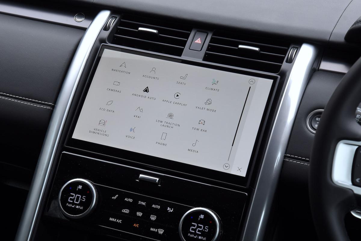 Land Rover Discovery infotainment touchscreen