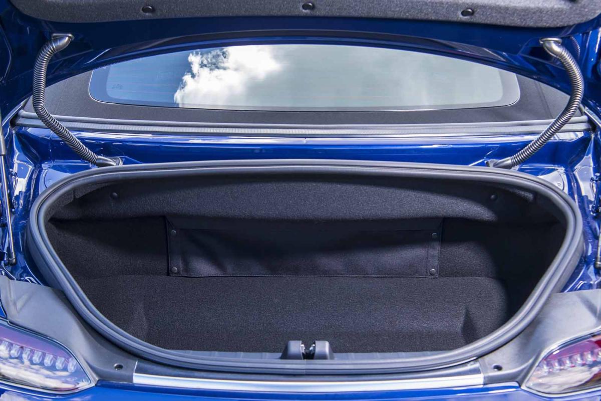 Mercedes-AMG GT Roadster 2019 RHD boot open