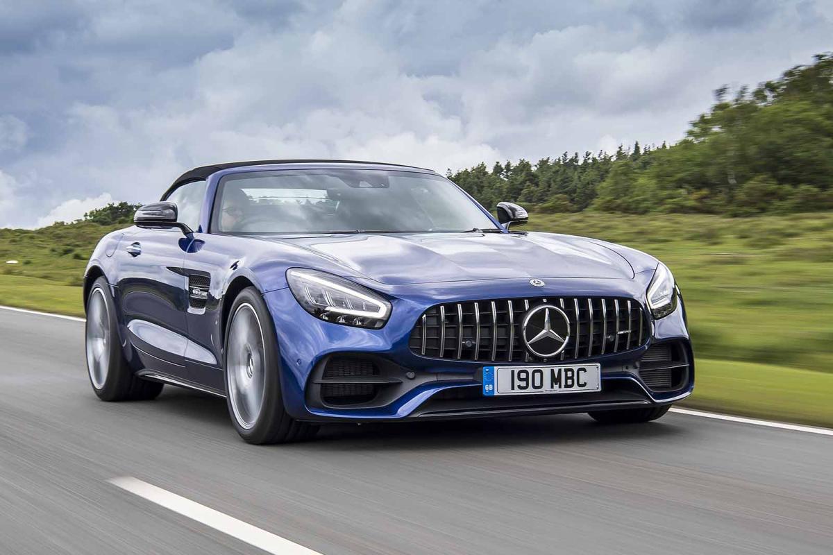 Mercedes-AMG GT Roadster 2019 roof up tracking