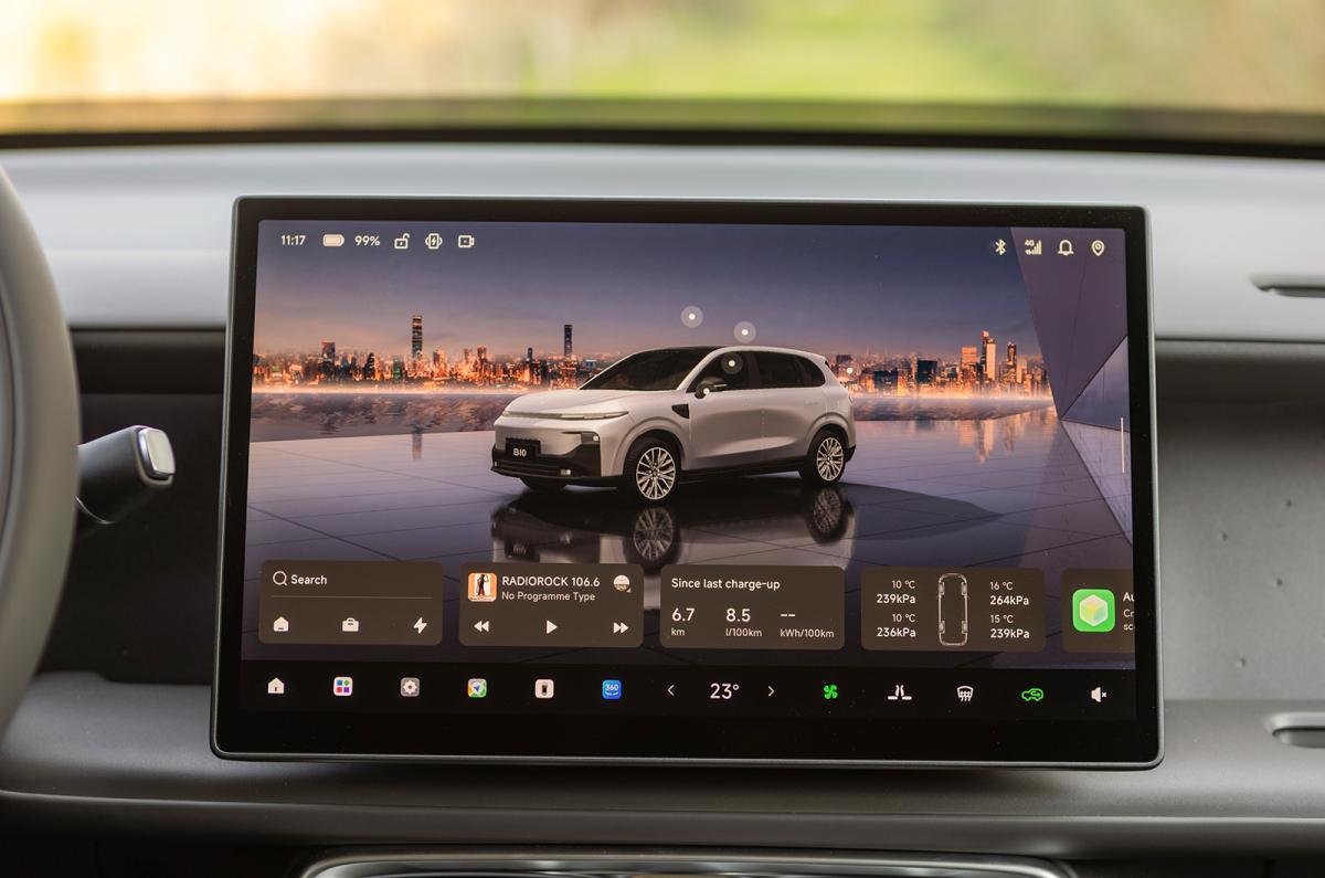 Leapmotor B10 Hybrid touchscreen