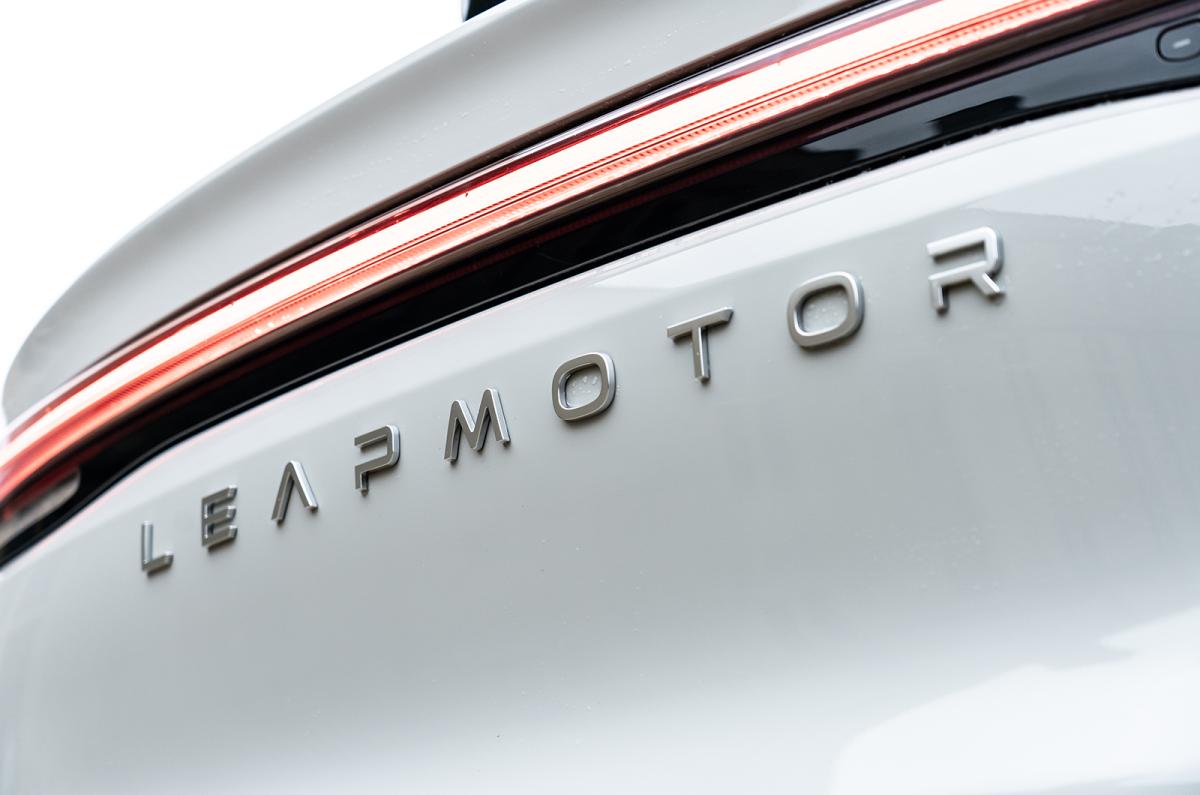 Leapmotor C10 Hybrid badge