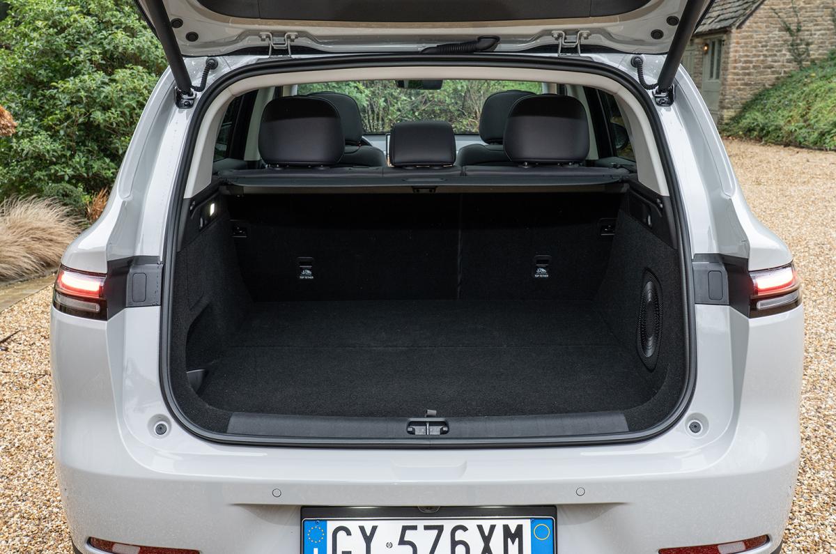 Leapmotor C10 Hybrid boot