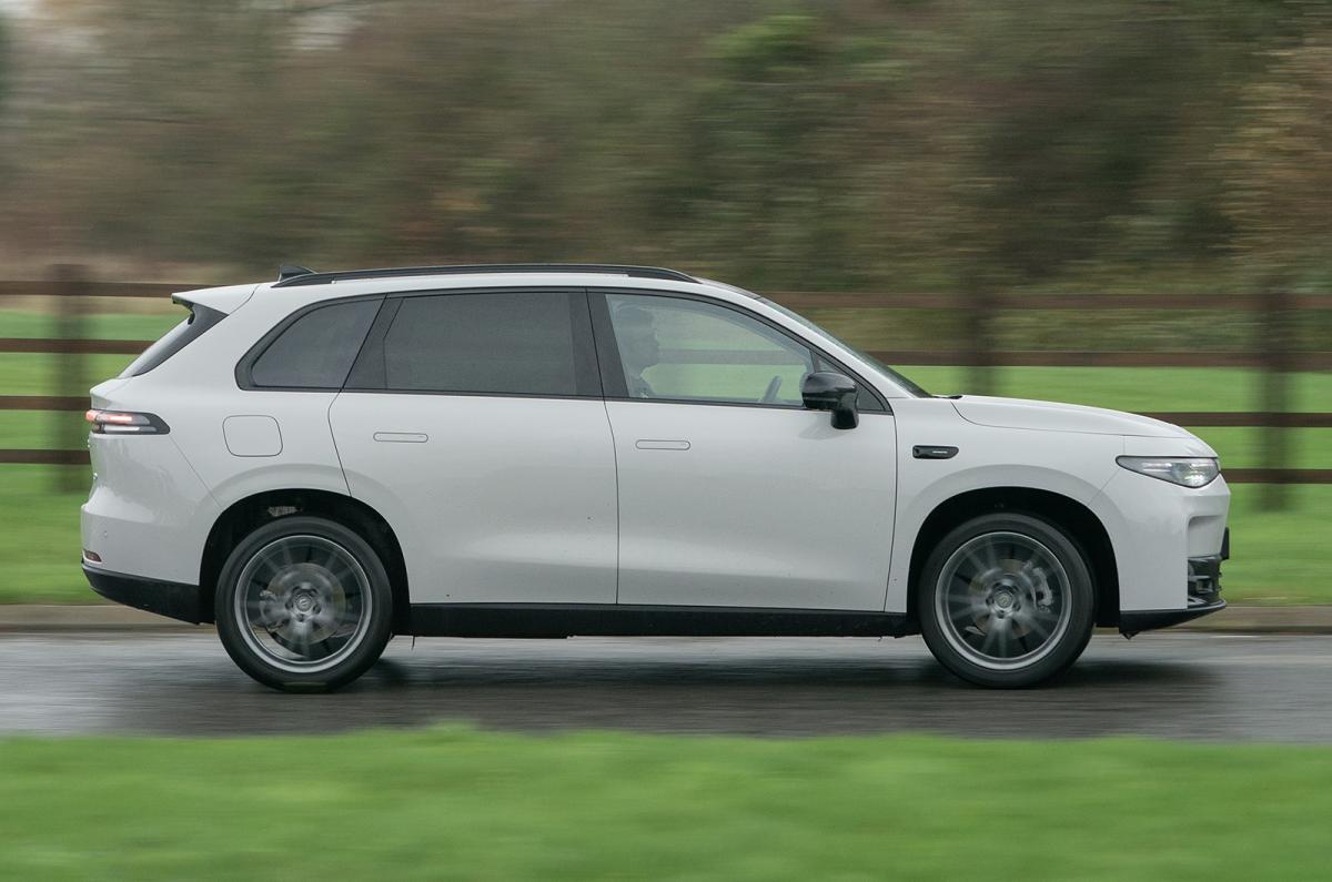 Leapmotor C10 Hybrid driving side
