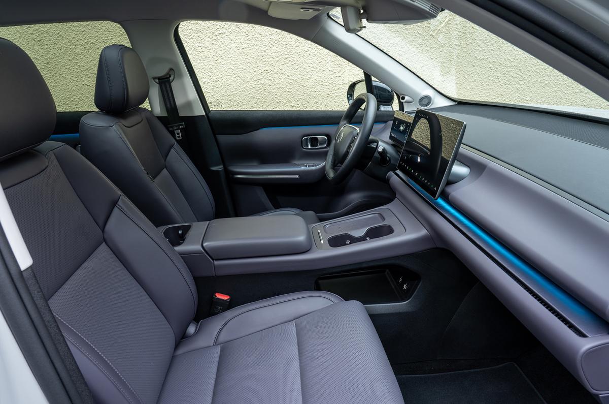 Leapmotor C10 Hybrid front seats
