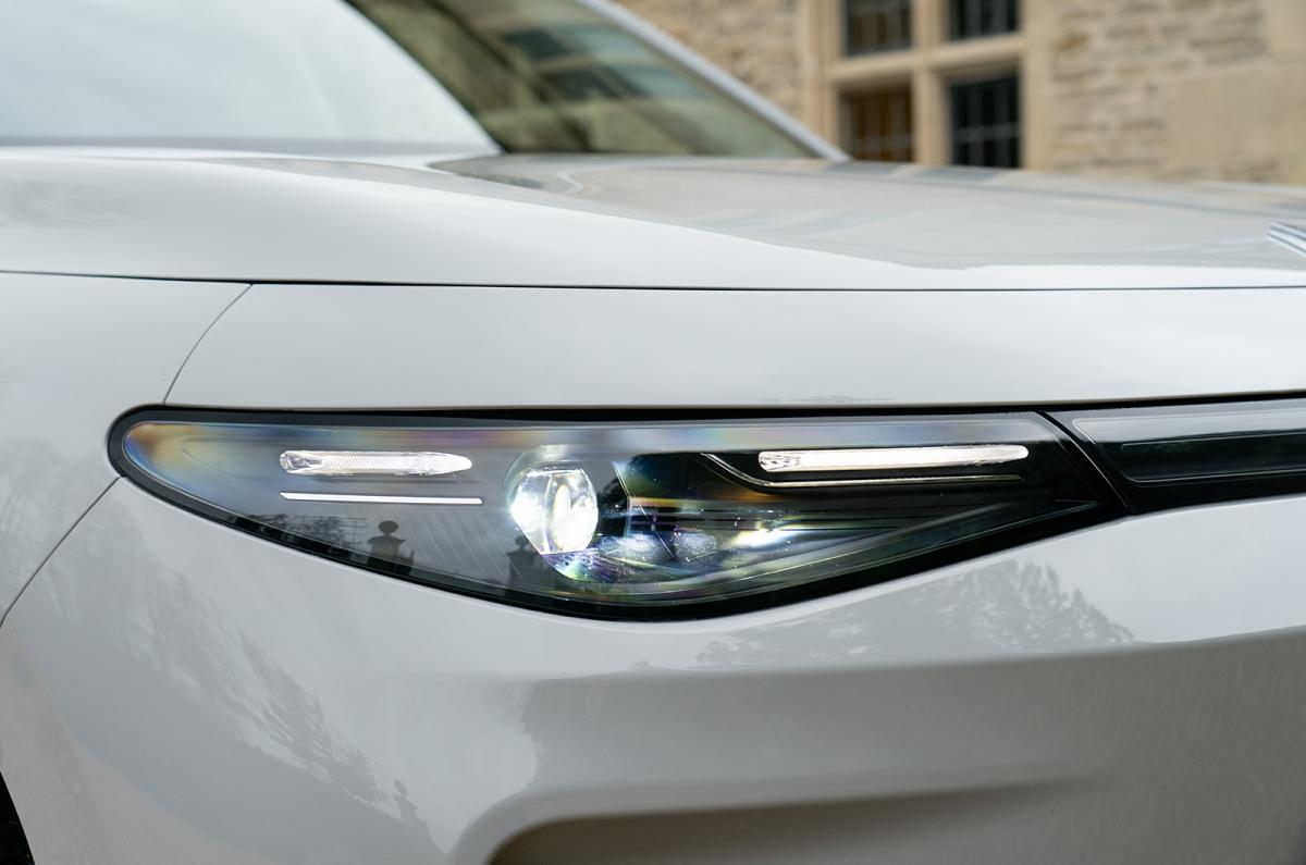 Leapmotor C10 Hybrid headlight