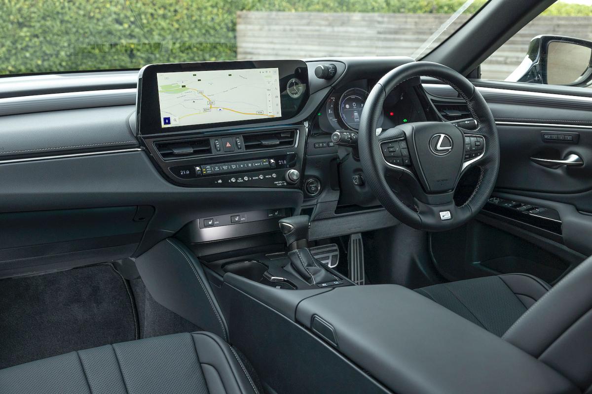 Lexus ES front interior