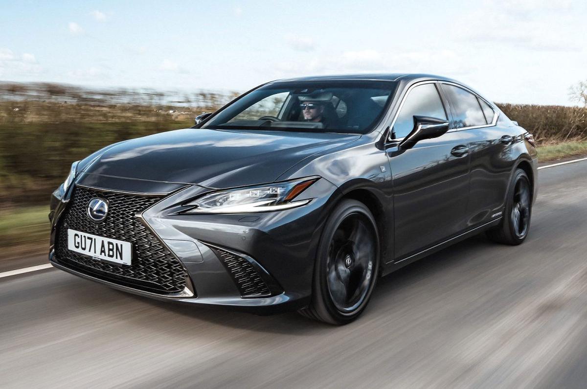 Lexus ES front left driving