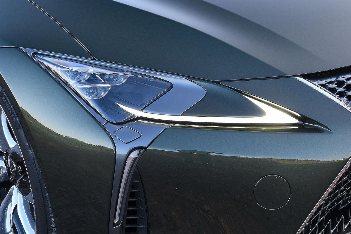 Lexus LC Convertible headlights