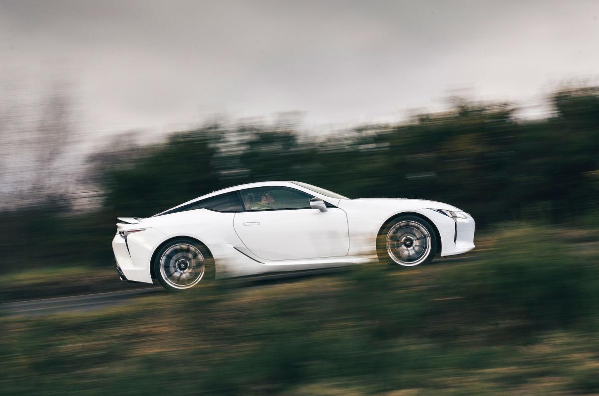 Lexus LC 500 right tracking