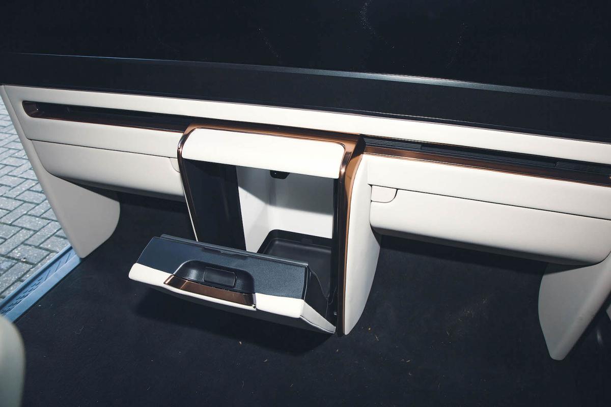 Lexus LM interior detail
