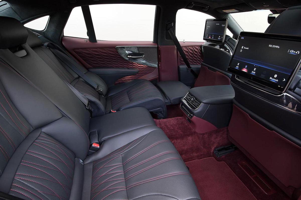 Lexus LS interior back seats