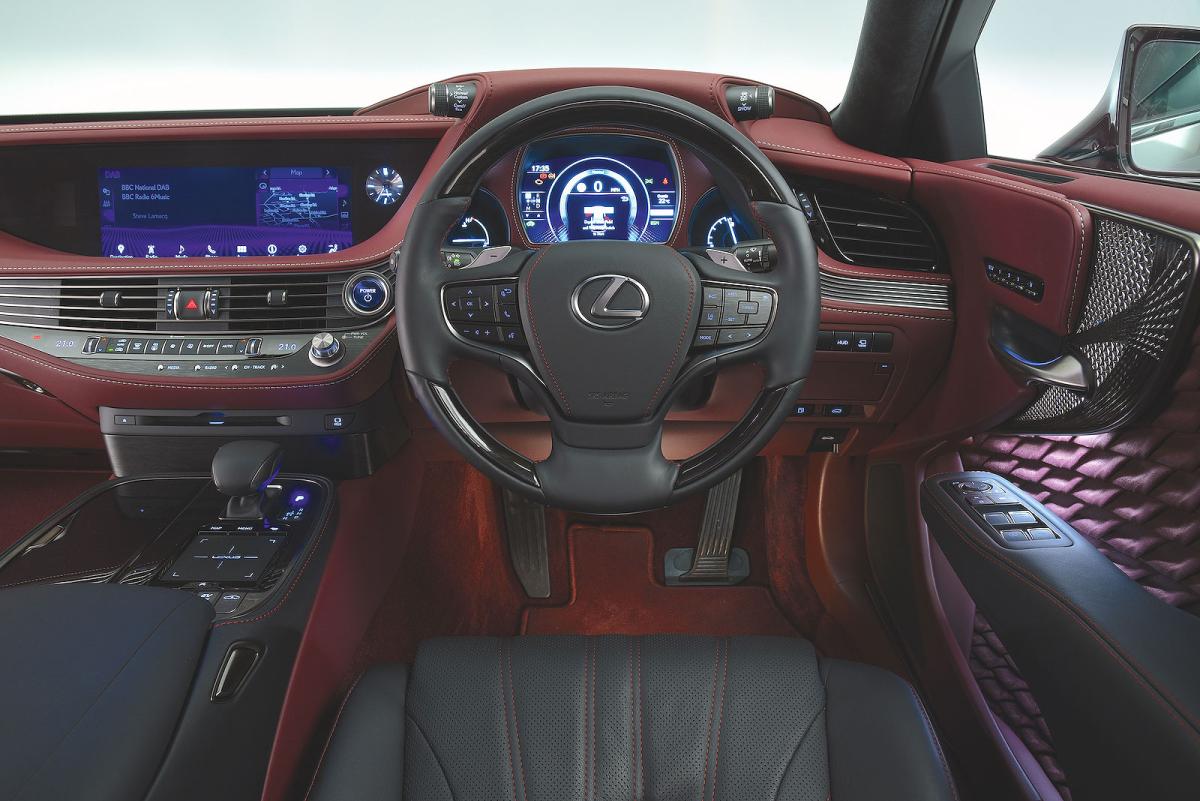 Lexus LS interior dashboard