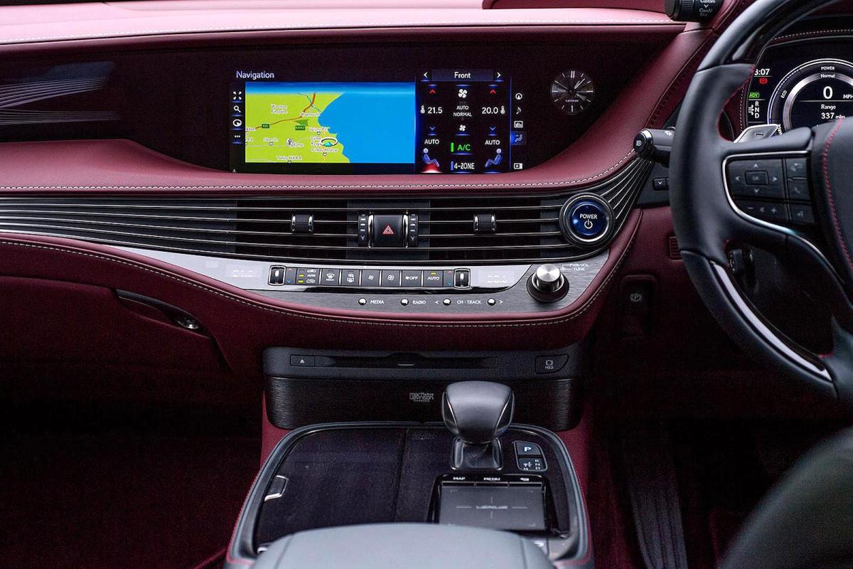 Lexus LS interior detail