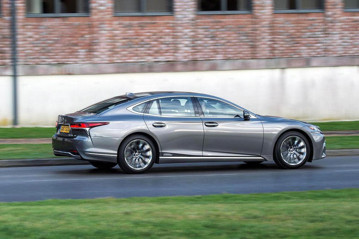 Lexus LS right driving