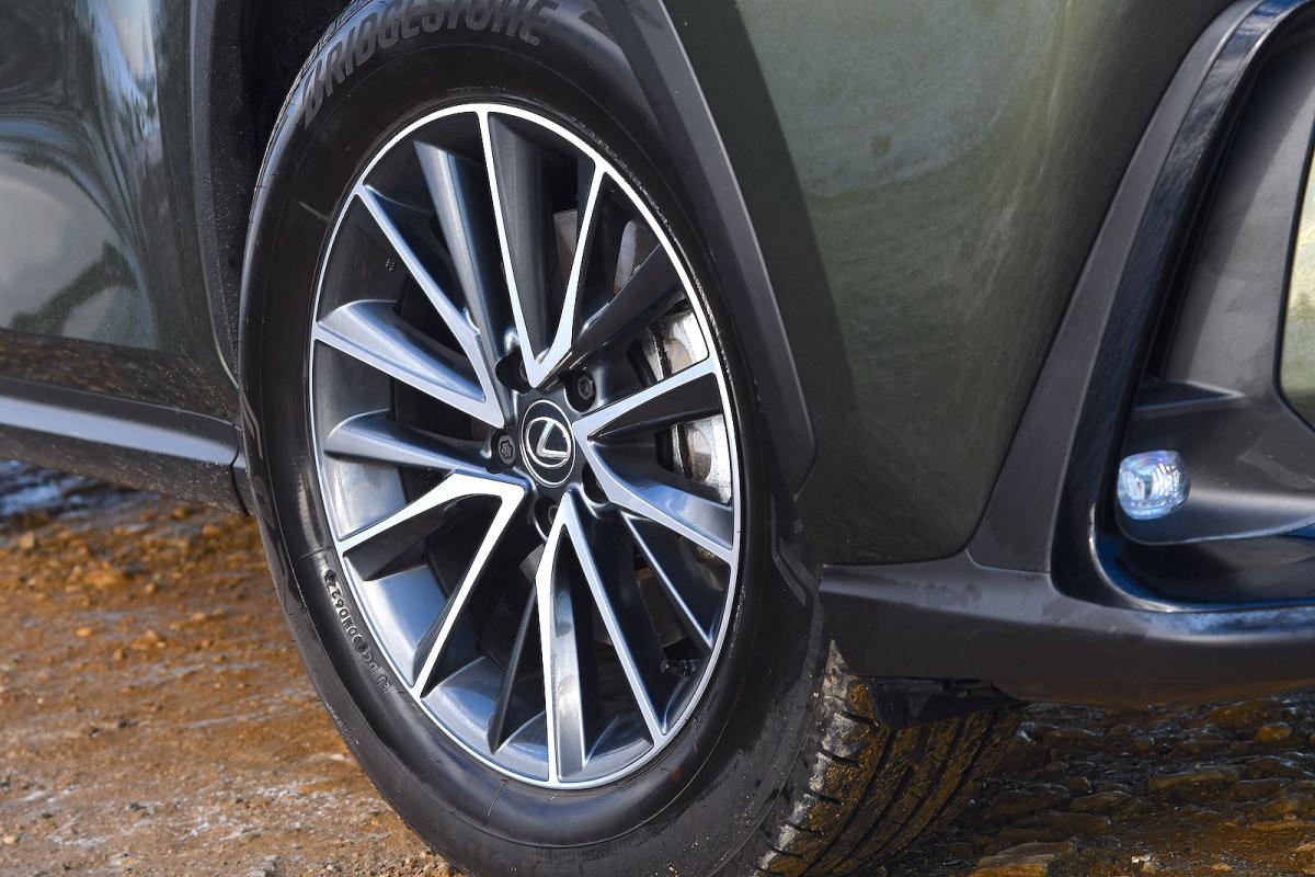 Lexus NX alloy wheel