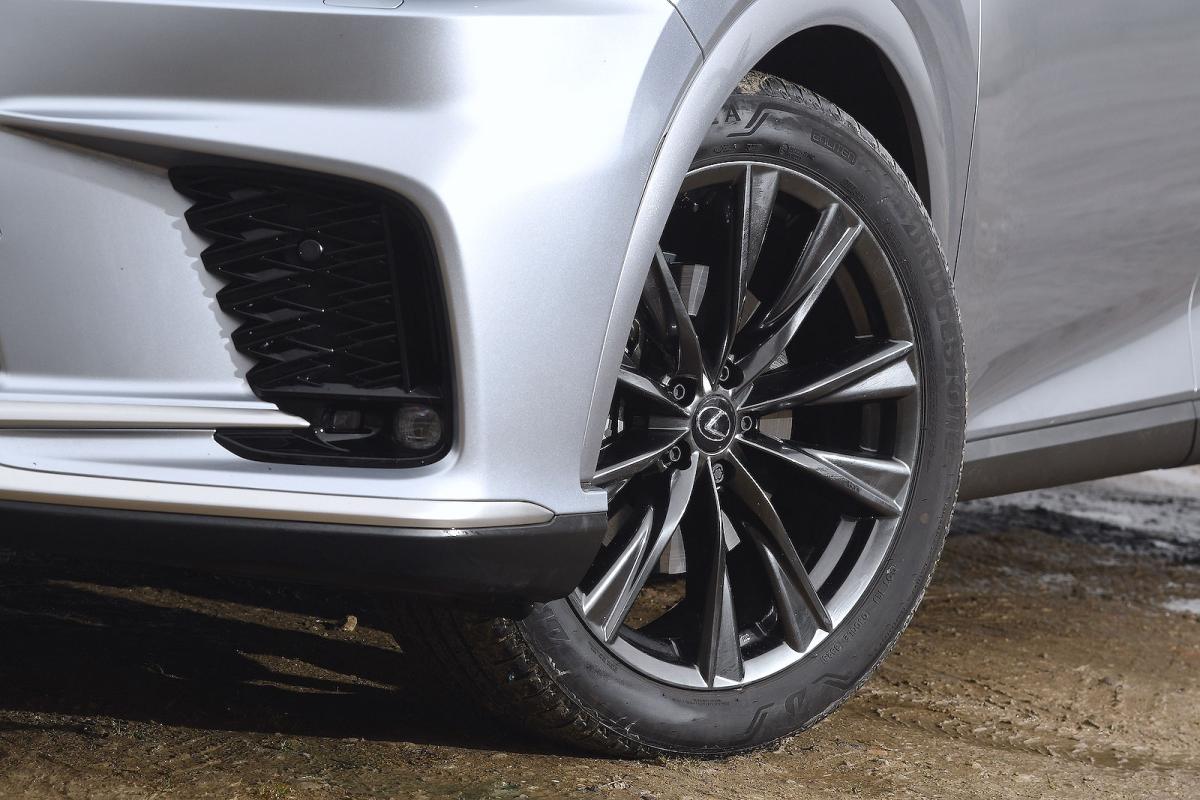 Lexus RX alloy wheel