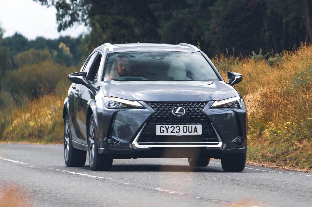 Lexus UX 300e front right driving