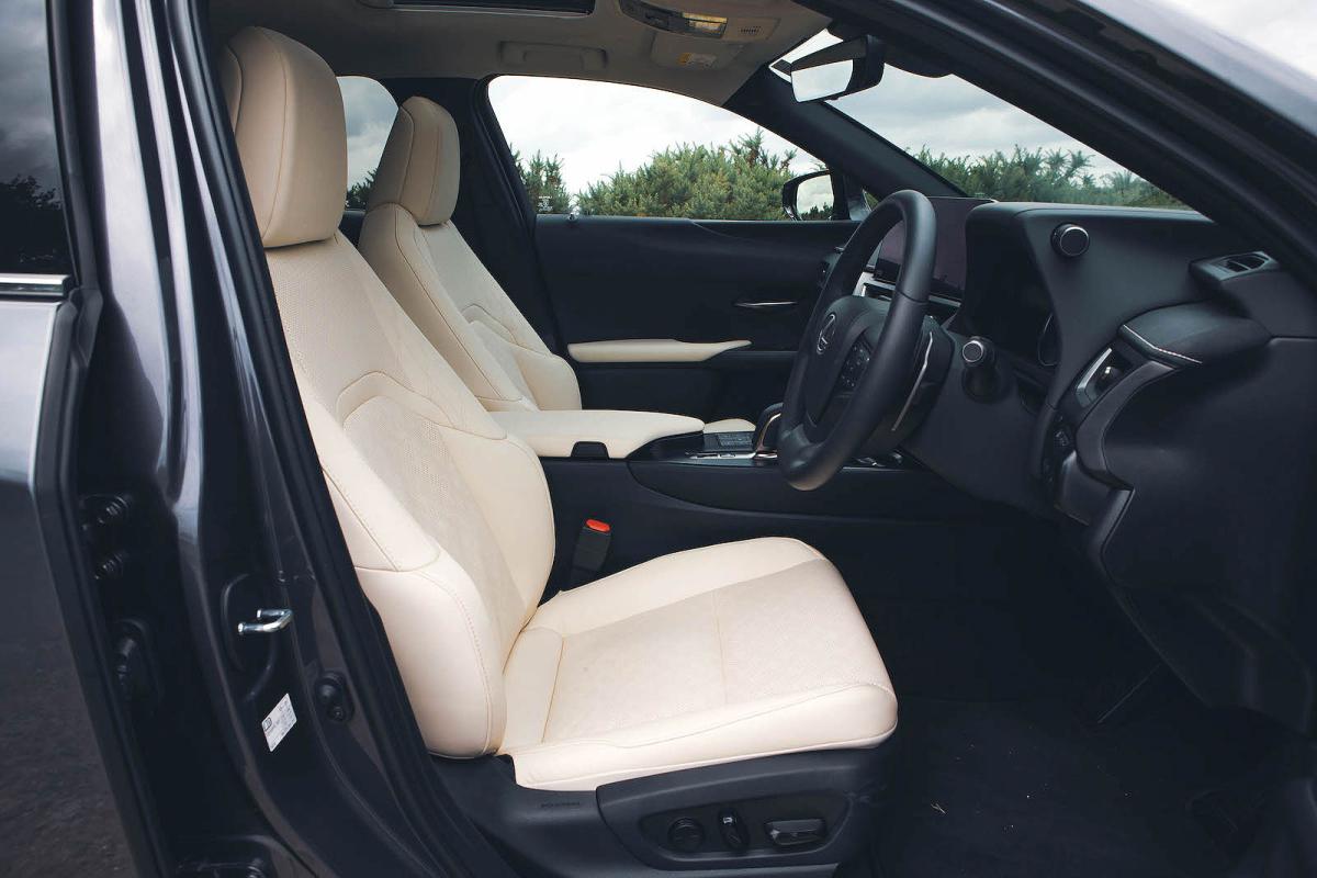 Lexus UX 300e front seats