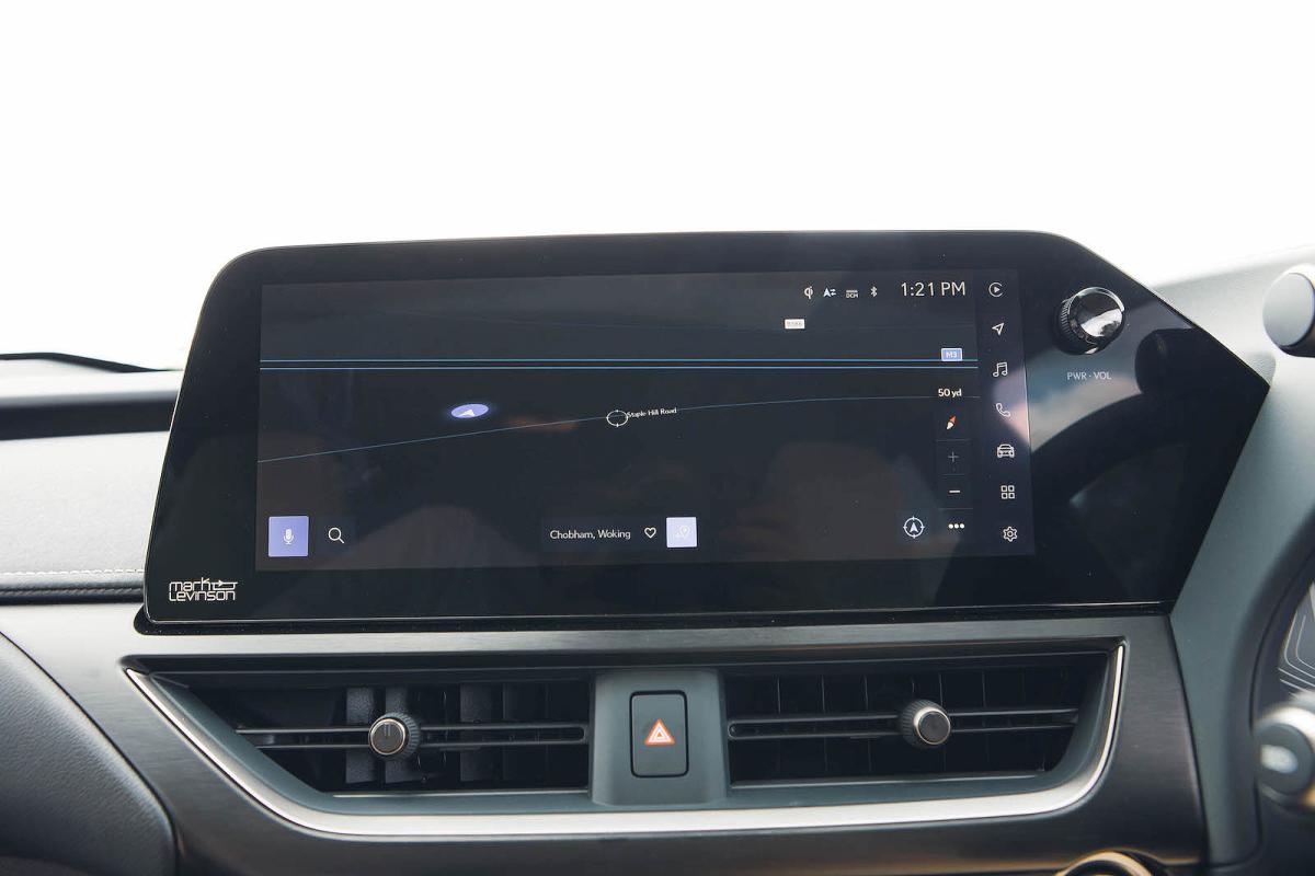 Lexus UX 300e infotainment touchscreen