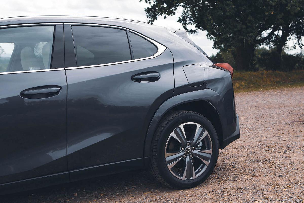 Lexus UX 300e rear detail