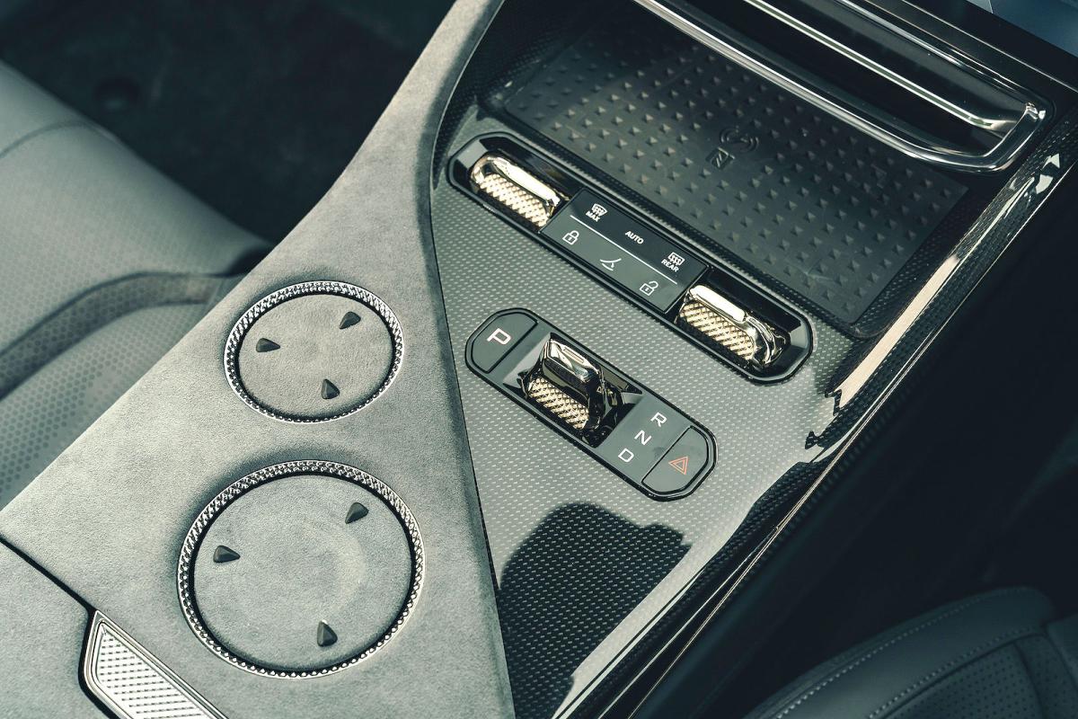 Lotus Eletre interior detail
