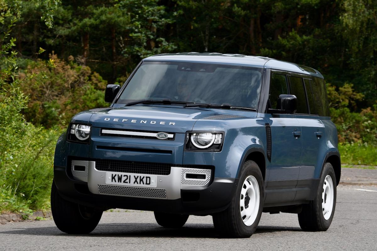 Land Rover Defender Hard Top 2021 front cornering