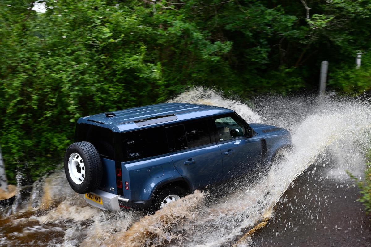 Land Rover Defender Hard Top 2021 right tracking off road