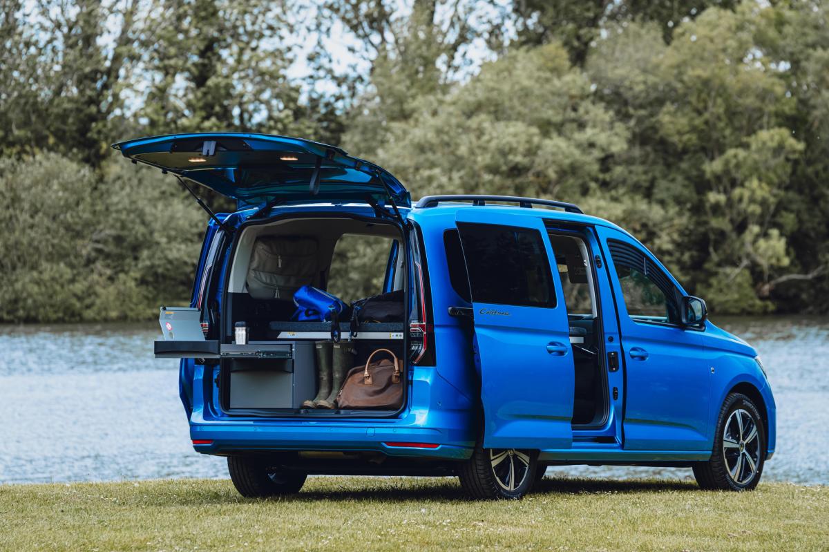 Volkswagen Caddy California rear right static