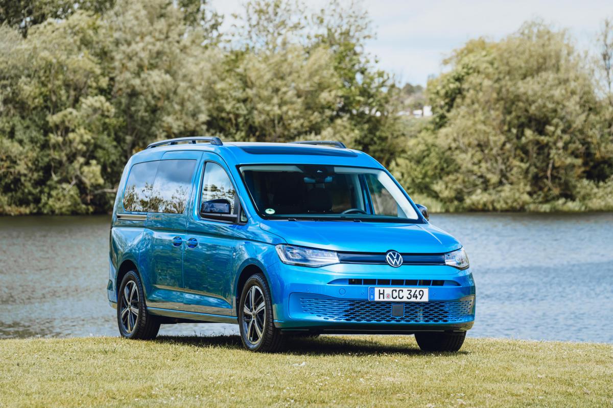 Volkswagen Caddy California front right static