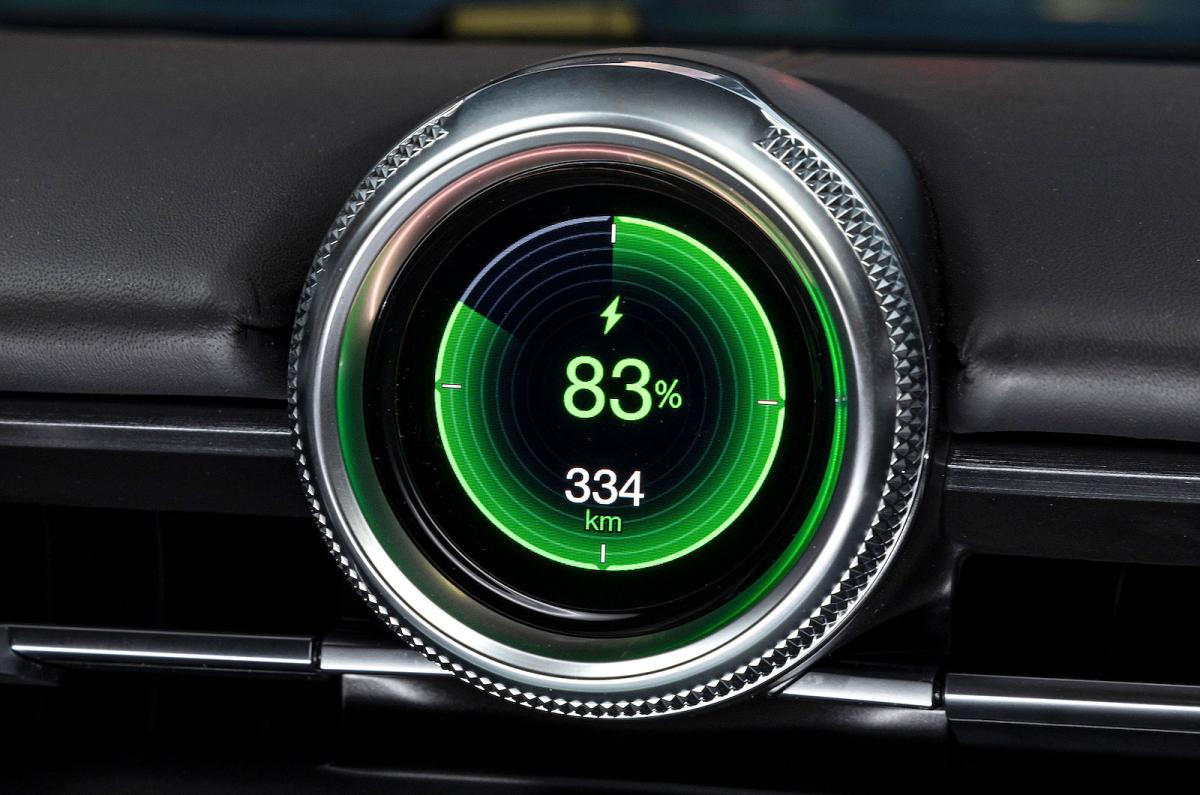 Maserati GranTurismo Folgore range indicator
