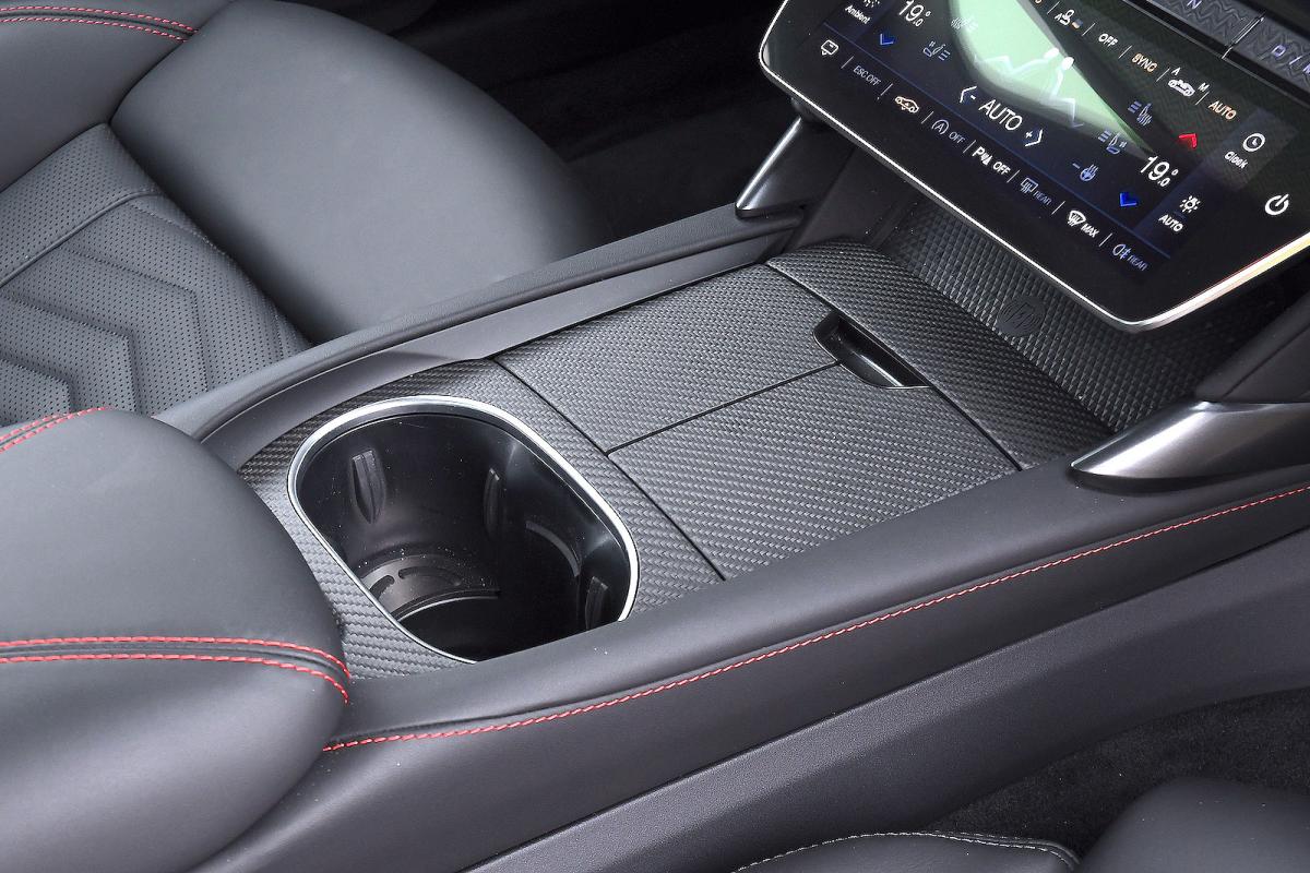 Maserati GranTurismo Trofeo interior detail