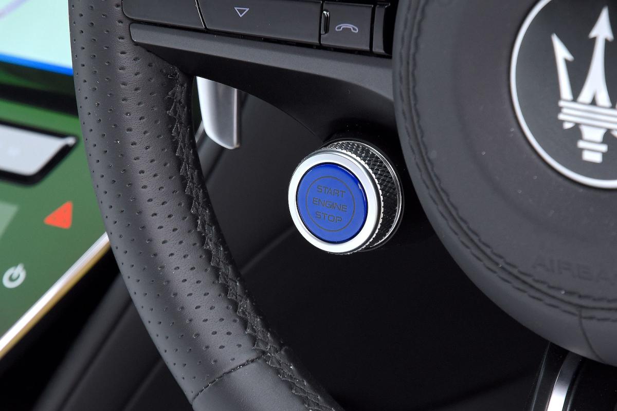 Maserati GranTurismo Trofeo Start button