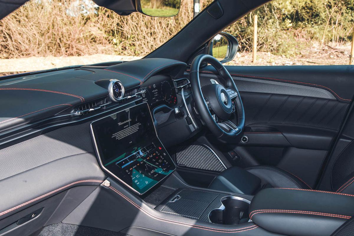 Maserati Grecale Trofeo front interior