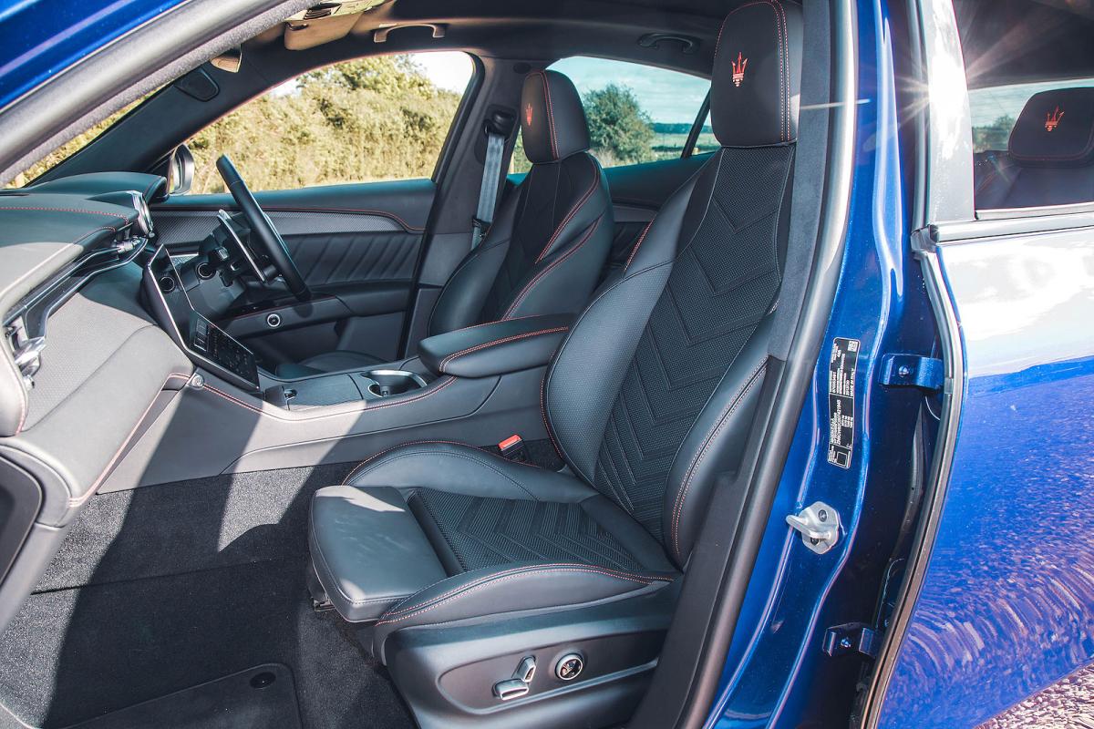 Maserati Grecale Trofeo front seats