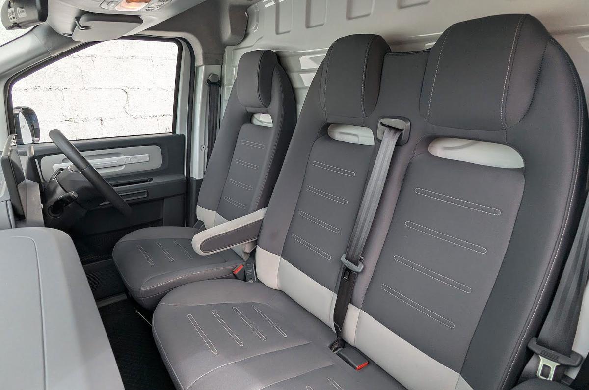 Maxus eDeliver 5 front seats