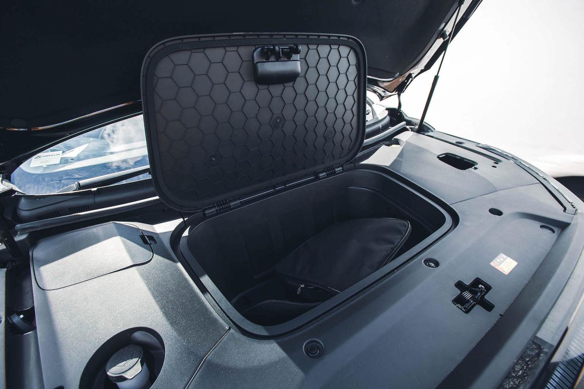 Maxus Mifa 9 front boot