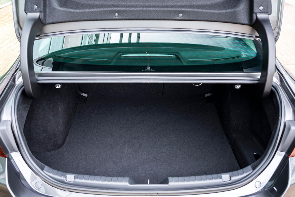 Mazda 3 Saloon boot