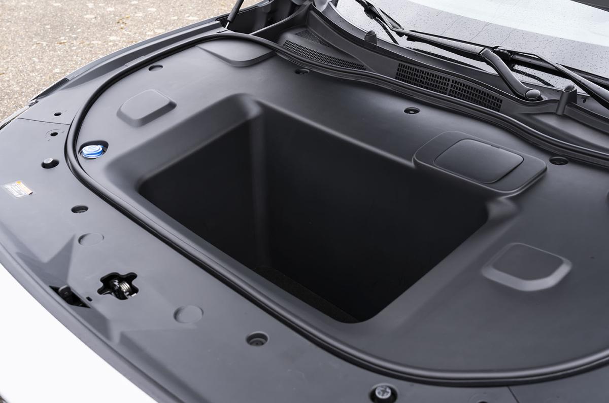Mazda 6e front storage