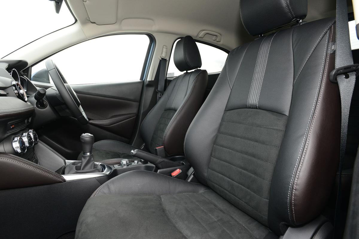 Mazda 2 2018 left front interior