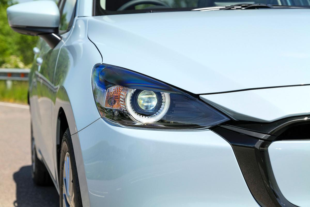 Mazda 2 headlights detail