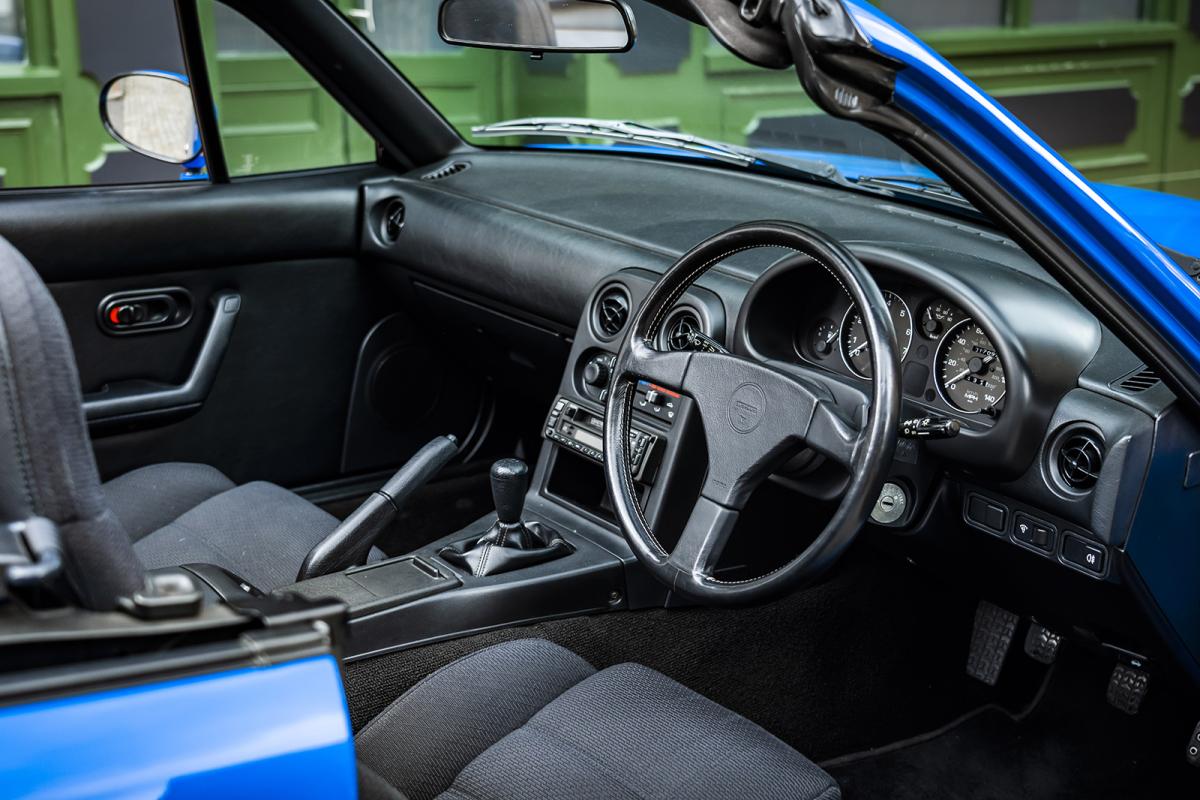 Mazda MX-5 interior