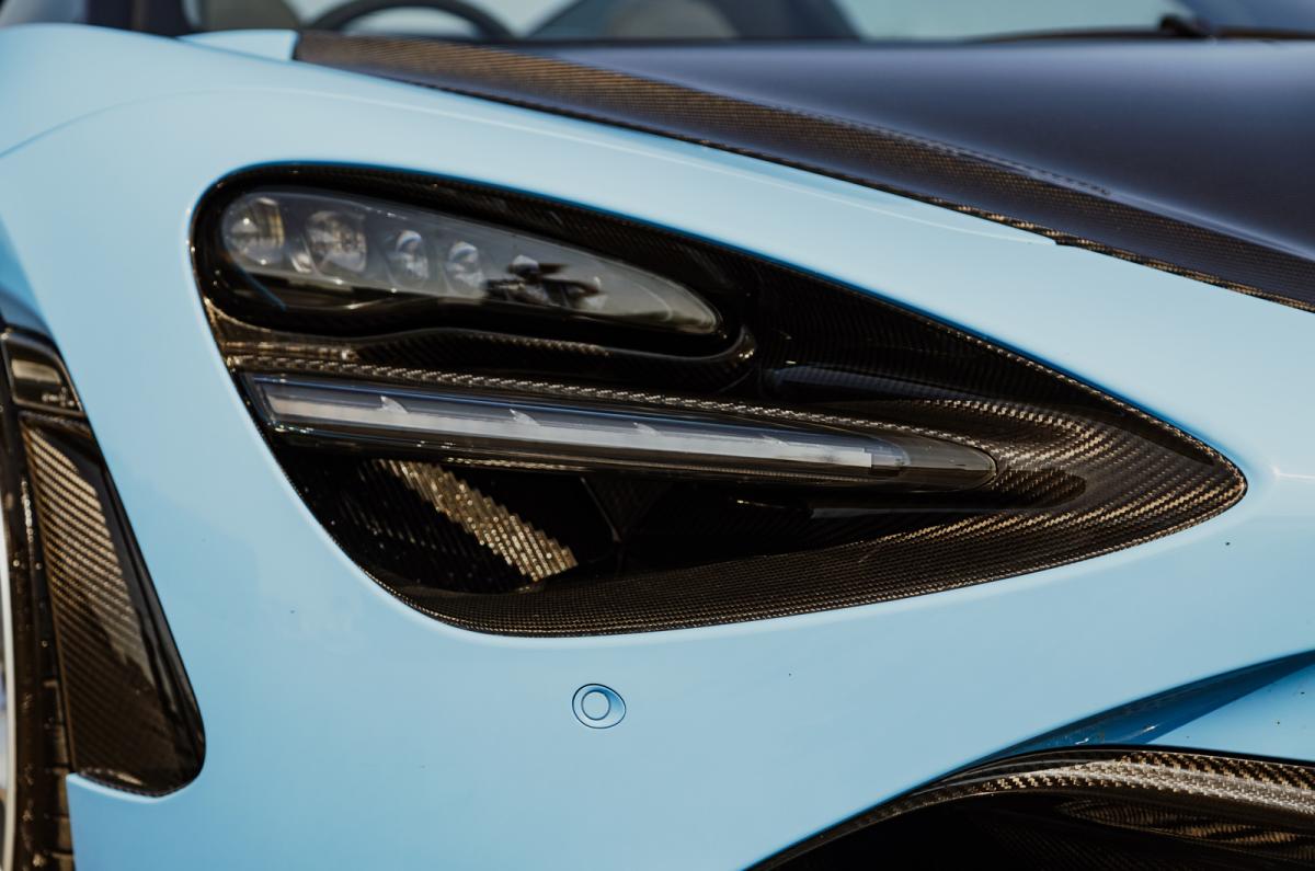 McLaren 720S Spider headlight