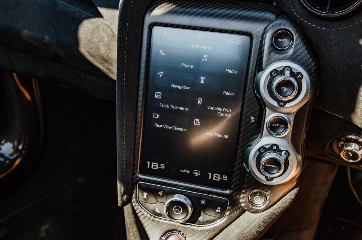 McLaren 720S Spider touchscreen