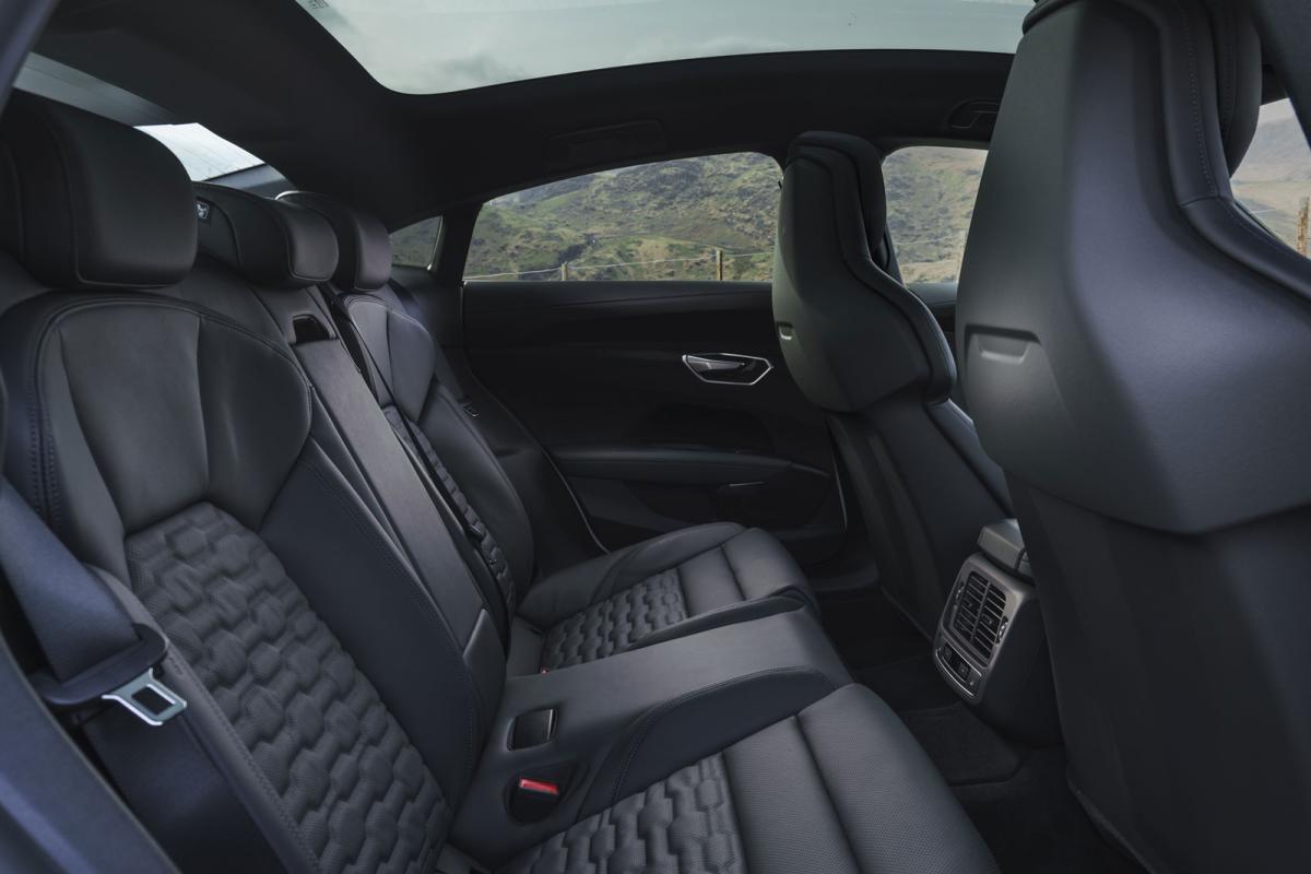 Audi e-tron GT 2021 interior rear seats