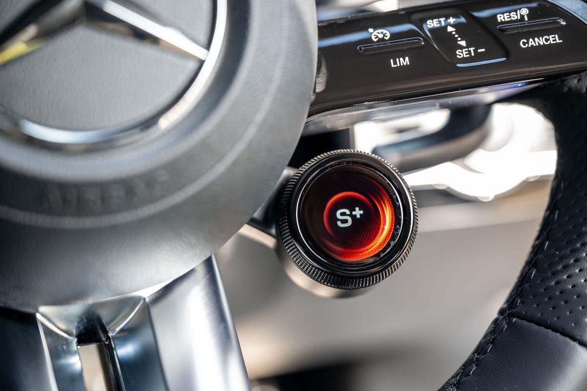 Mercedes-AMG CLA 35 interior steering wheel detail
