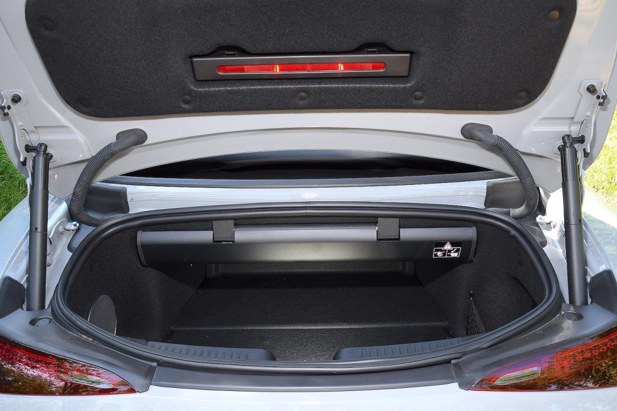 Mercedes SL boot